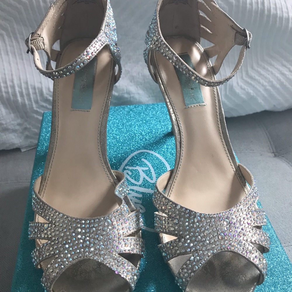 Betsy Johnson Champagne Rhinestone heels - Picture 6 of 7